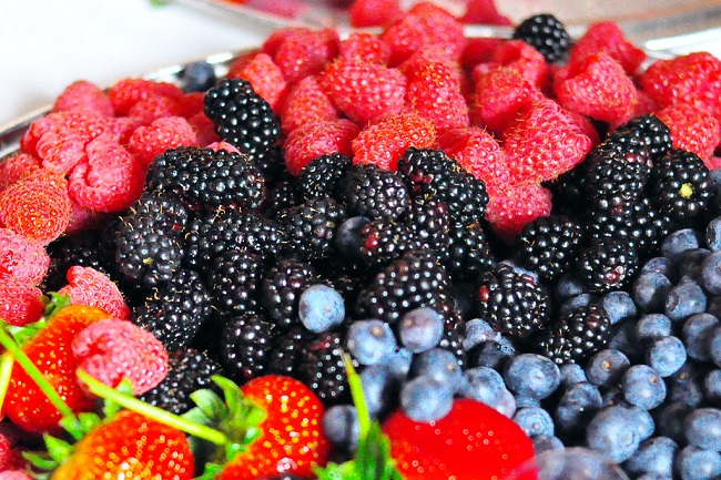 berries-super-foods-jet-text-blog